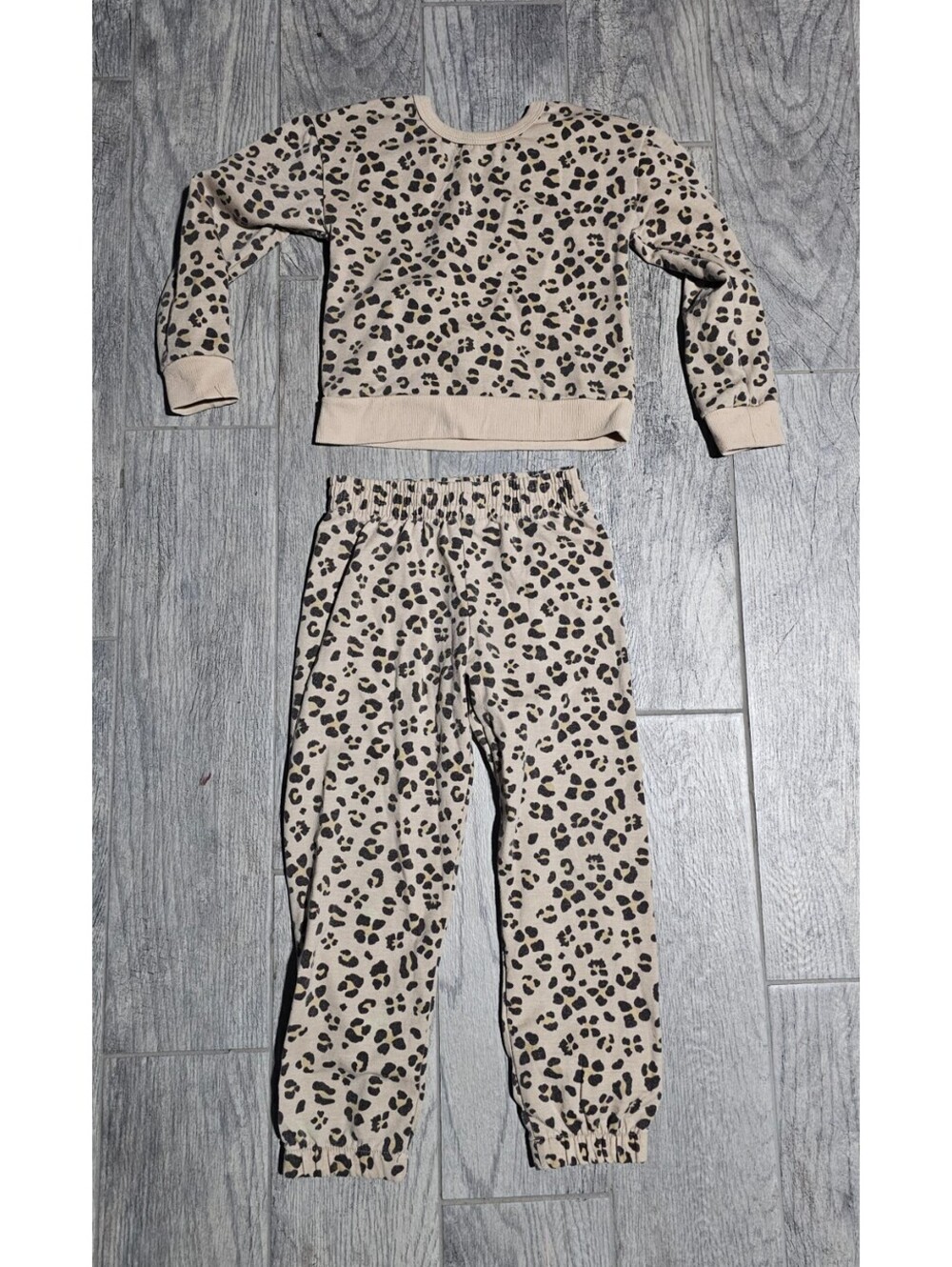 (2pc) Girl's Btween Sweatsuit Outfit Leopard Size 6 Beige & Black Long Sleeve